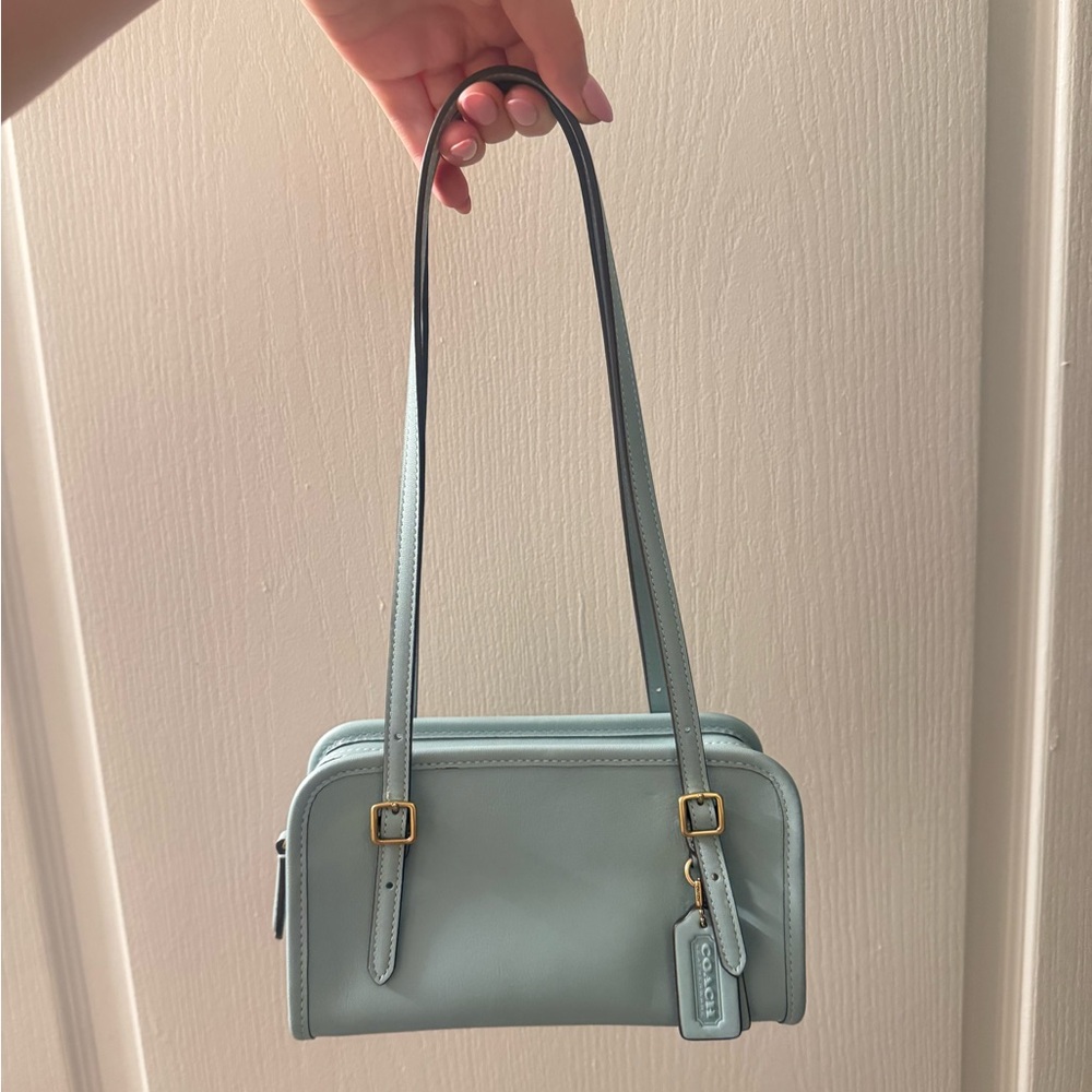 Coach Swing Zip 20 (Brass/Light Blue)